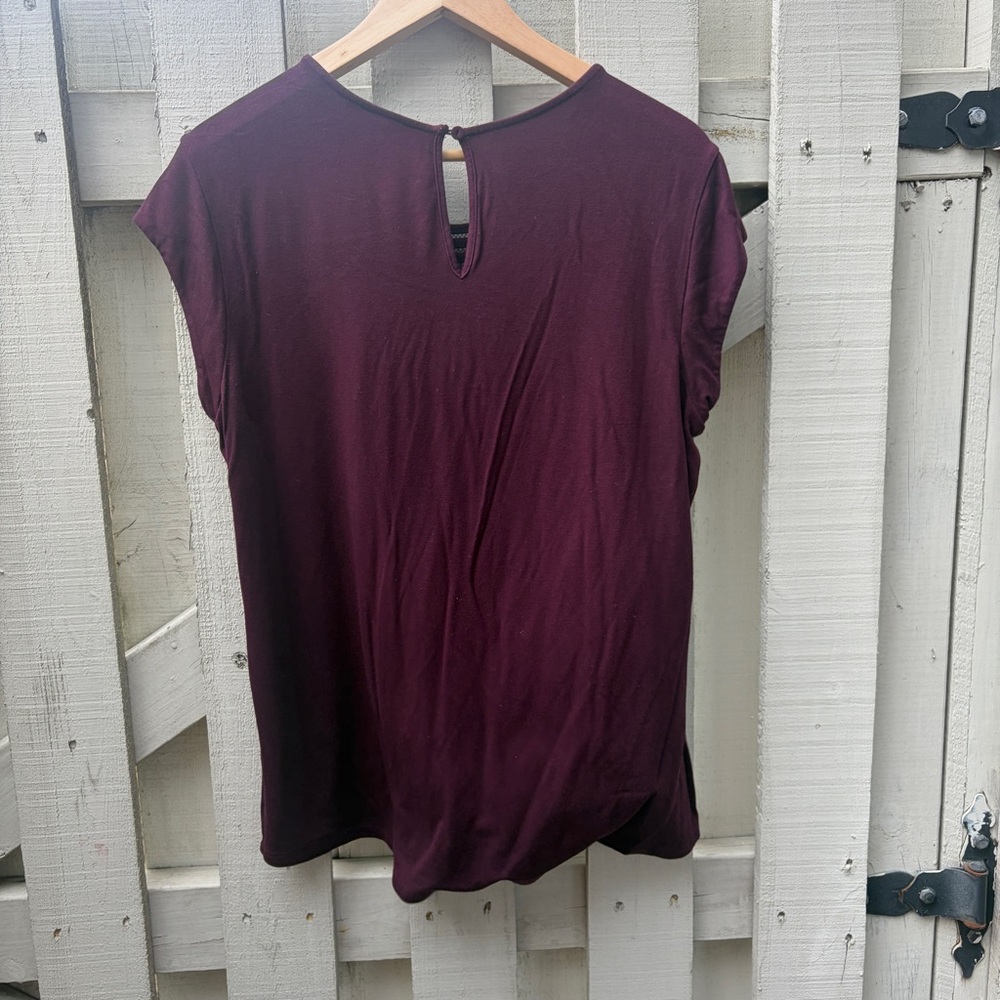Daniel Rainn Cap-Sleeve Pleated Neck Top in Burgundy - Picture 5 of 5